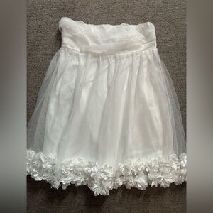 Elegant White Tulle Dress with Floral Hem